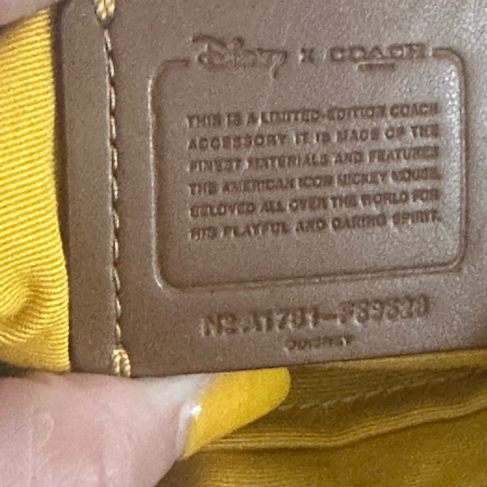 RARE Coach x Disney - Mickey Mouse Wristlet - Picture 4 of 5